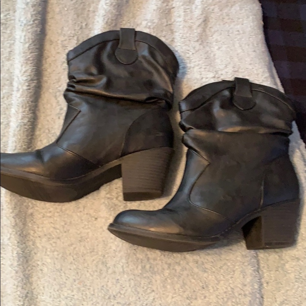 Mudd size 10 slouchy cowboy boots
